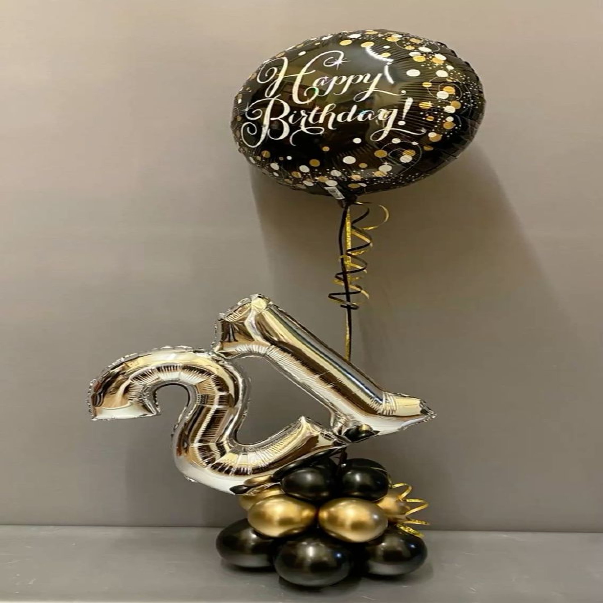  Luxury Black, Gold & Silver 21st Birthday Balloon Tablepiece