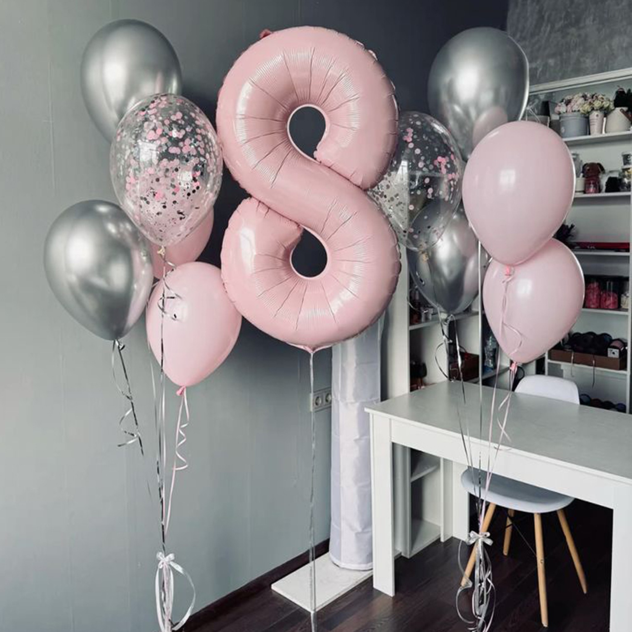 8th Birthday Balloon Bouquet Dubai – Helium Number & Bouquet Package