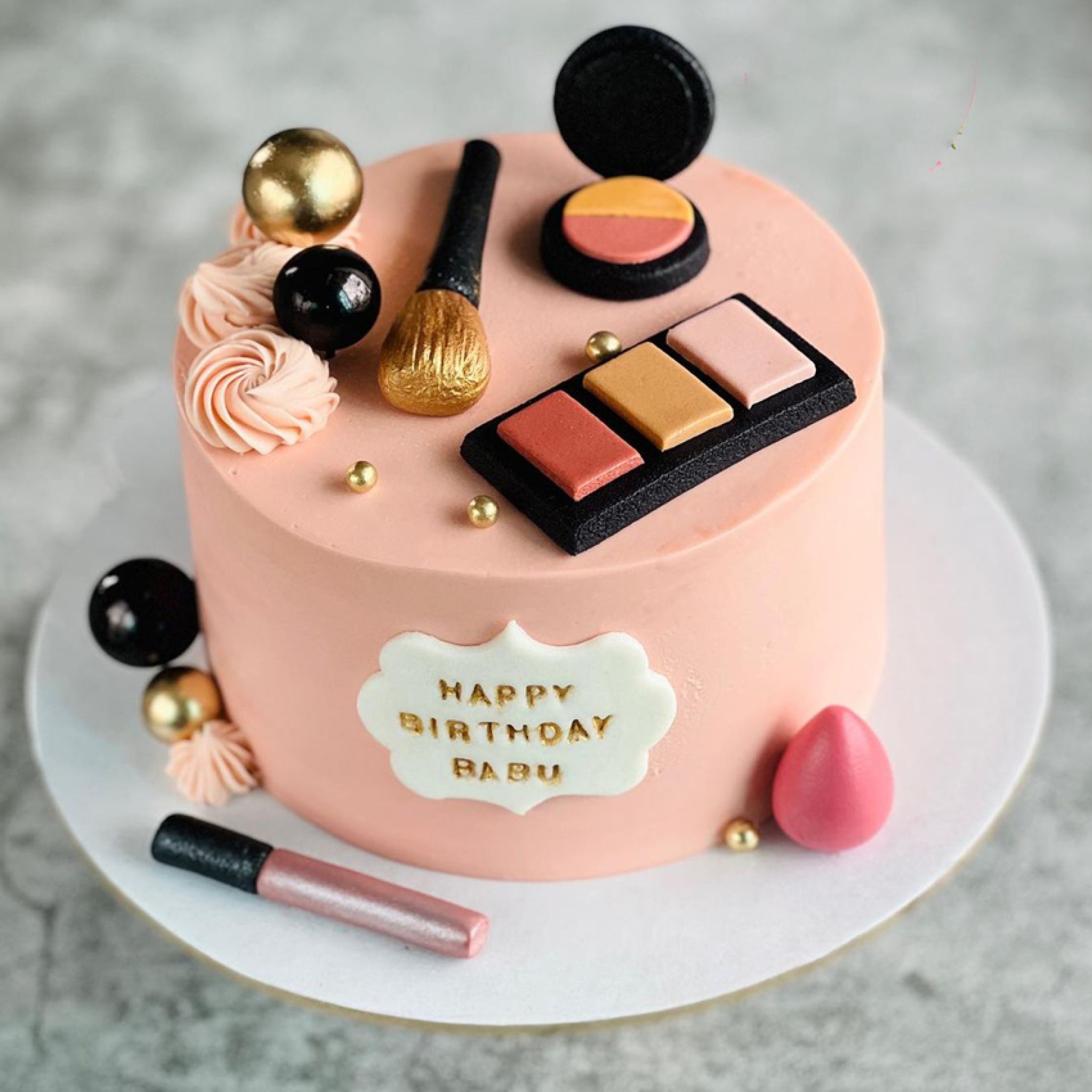 Make up theme cake 
