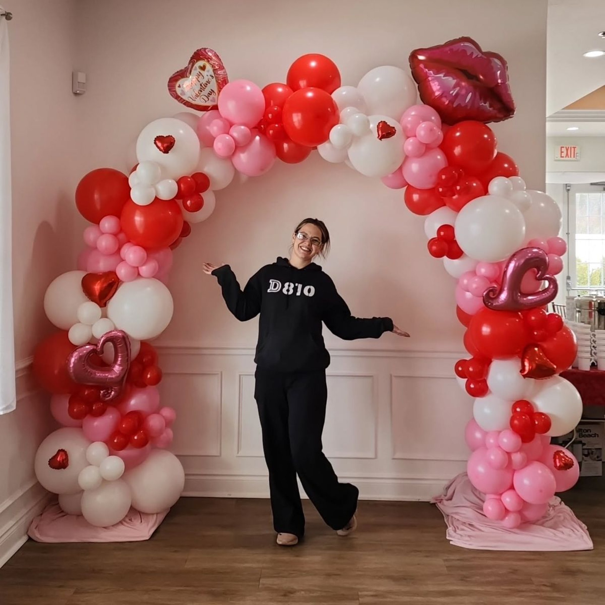 Romantic Full Walk-Through Balloon Arch with Lips & Heart Foils