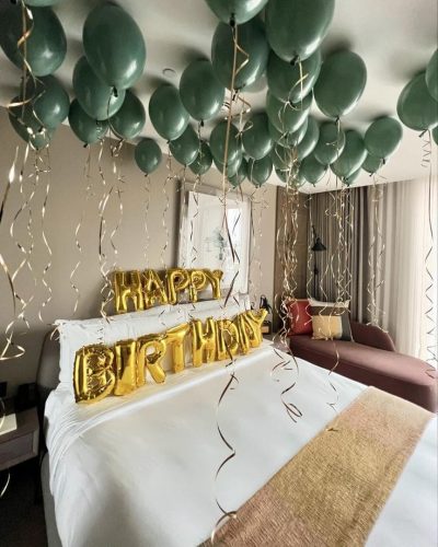 surprise in a hotel balloons